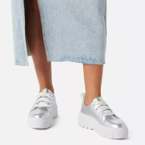 Sorel Silver Metallic Platform Sneakers with White Soles - Picture 1 of 8